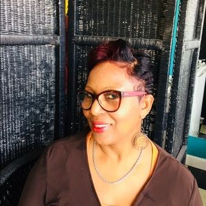 Meet your Posher, Sharon